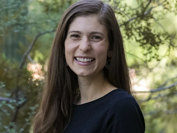 Elena Greenberg Headshot